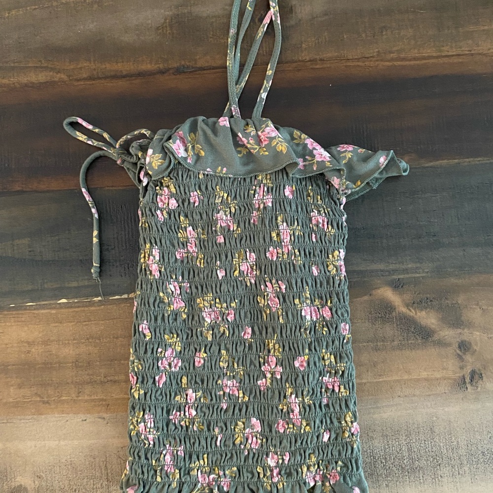 America Eagle Outfitters Floral Smocked Tank Top - Picture 9 of 9